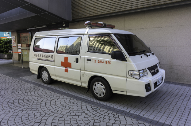 FW-DE: Hilflose Person in Wohnung - Nachbar ermöglicht Zugang - Tierrettung und Verkehrsunfall am Dienstagnachmittag