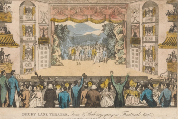 Eine Menschenmenge steht vor einer Bühne im Drury Lane Theatre in London, die Kulisse zeigt Vorhänge, Bäume, Hügel und einen Himmel.