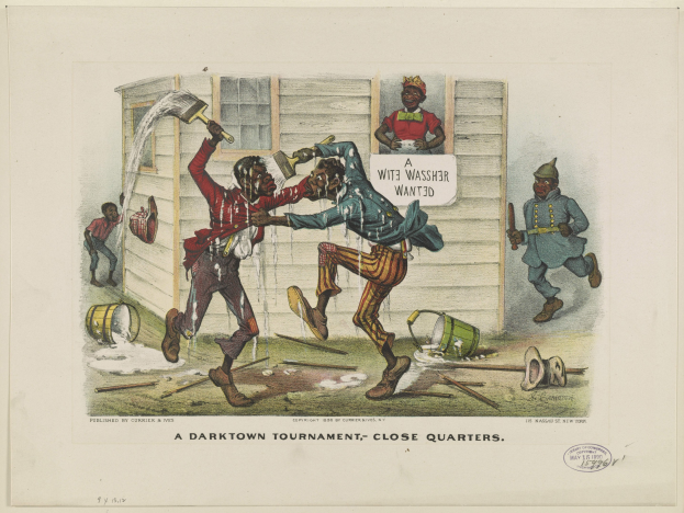 Plakat für ein Darktown-Turnier, das Menschen mit Gegenständen zeigt, verstreute Eimer und Holzstäbe sowie Text auf dunklem Hintergrund.