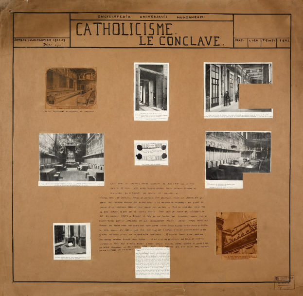 Ein Buch mit Bildern und Texten, das die Geschichte der Katholischen Kirche detailliert, einschließlich Bilder von ihren Räumen, Fluren und erhaltenen Artefakten.