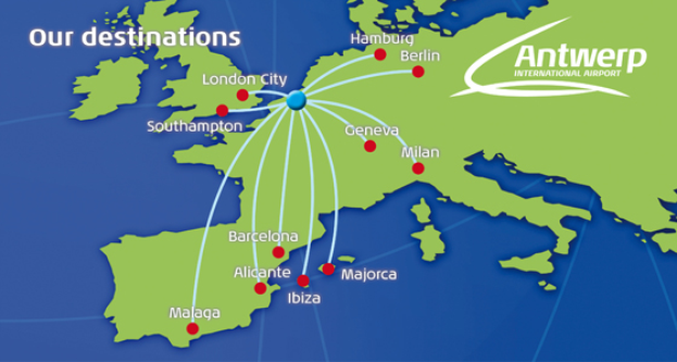 Eine Karte von Europa, die den Antwerpener Internationalen Flughafen hervorhebt, mit Flugdetails wie Zielort, Abflug- und Ankunftszeiten sowie Reisezeit.