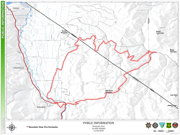 Eine detaillierte Karte eines geplanten Bergwanderwegs mit Landmarken, Sehenswürdigkeiten, begleitendem Text und Logos.