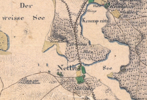 Detailiertes altes Stadtplan von Nettlitz, Deutschland, zeigt Straßen, Gebäude und Sehenswürdigkeiten mit Textanmerkungen.