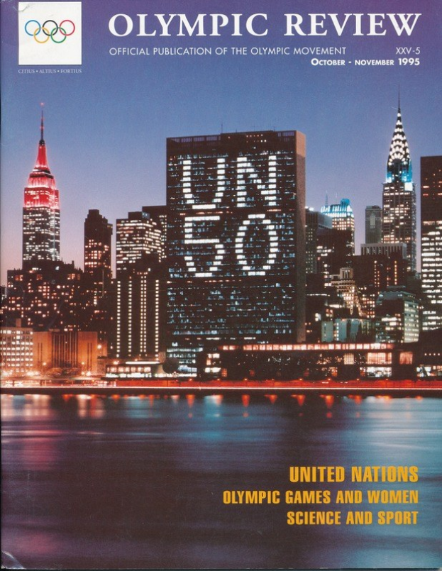 Titelbild des Buches "Olympic Review Official Publication of the Olympic Movement" mit einer Stadtansicht mit Gebäuden, Lichtern und Wasser und dem Text "United Nations Olympic Games and Women Science and Sport".