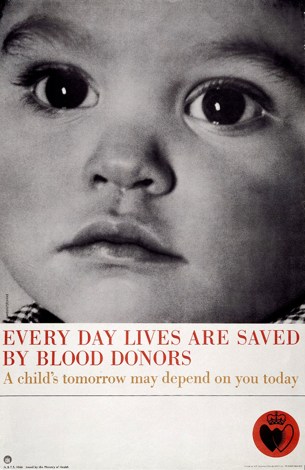 Plakat mit einem Kindergesicht in der Mitte, umgeben von fettem schwarzem Text, der "Jeden Tag retten Blutspender Leben." lautet.